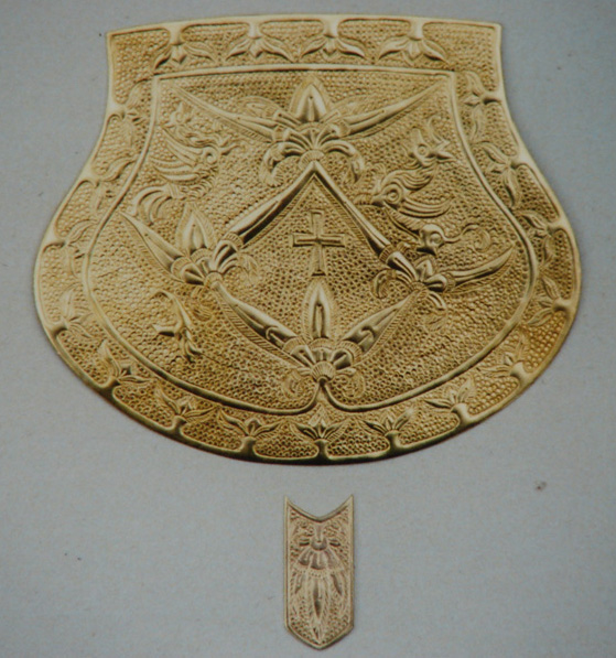 ez�st �kszer, arany �kszer, aranym�ves, ez�stm�ves, �tv�s, bezd�di tarsolylemez